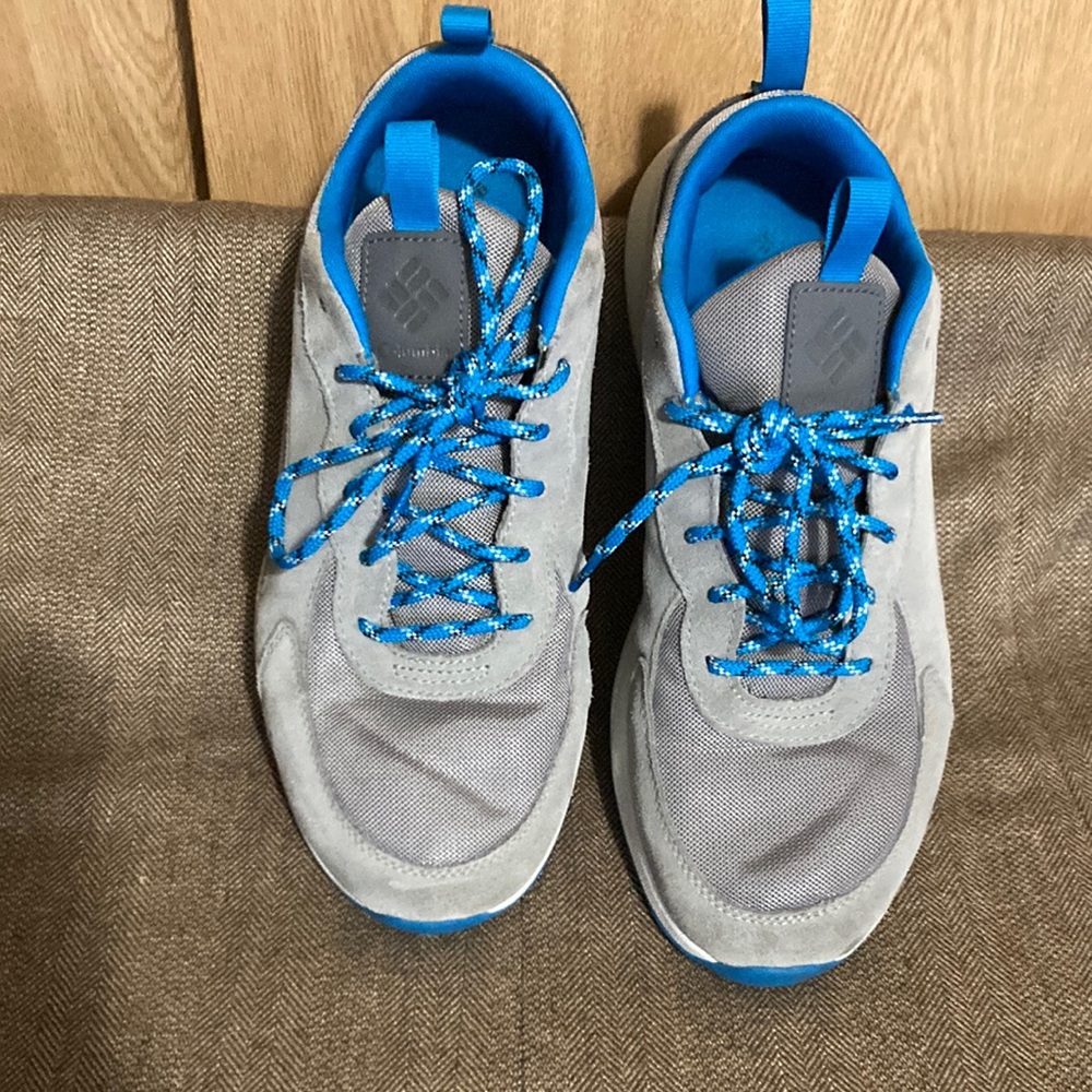 Men’s size 11 Columbia Running Shoes. Teal and Gray. Worn twice. Super comfy!